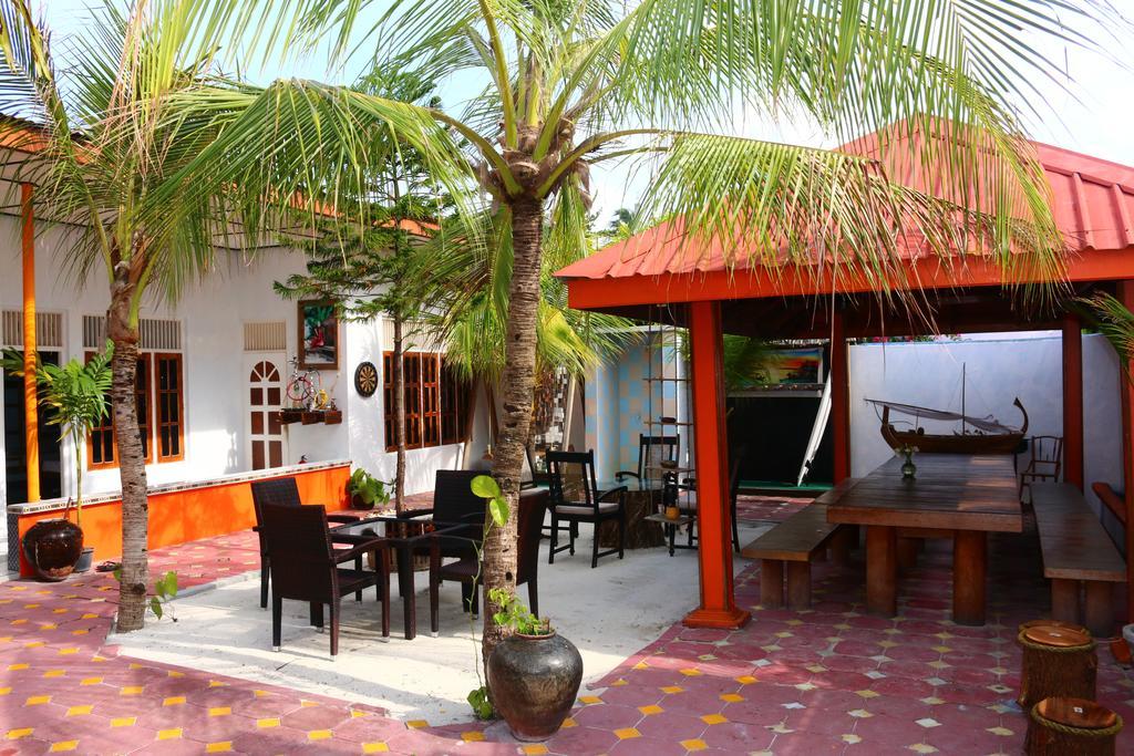 Natural Surf House Hostel Himmafushi Buitenkant foto