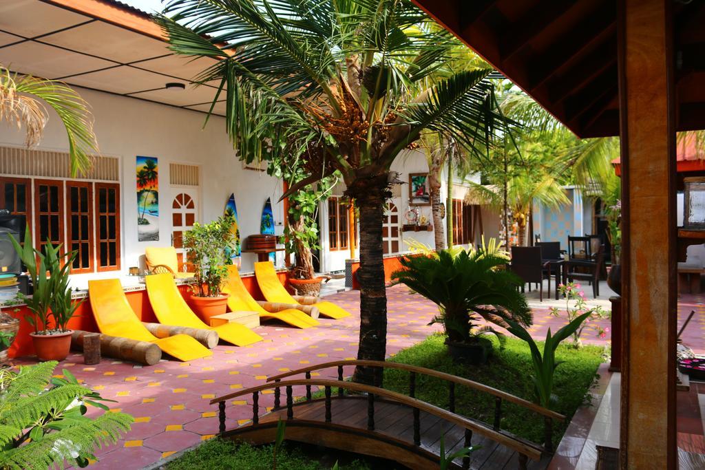 Natural Surf House Hostel Himmafushi Buitenkant foto