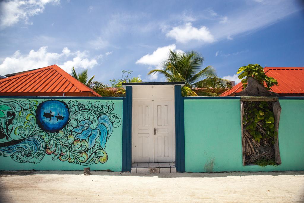 Natural Surf House Hostel Himmafushi Buitenkant foto