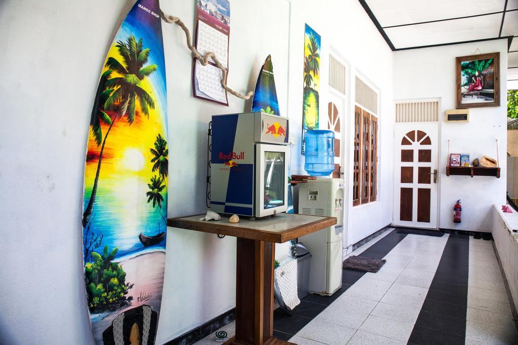 Natural Surf House Hostel Himmafushi Buitenkant foto
