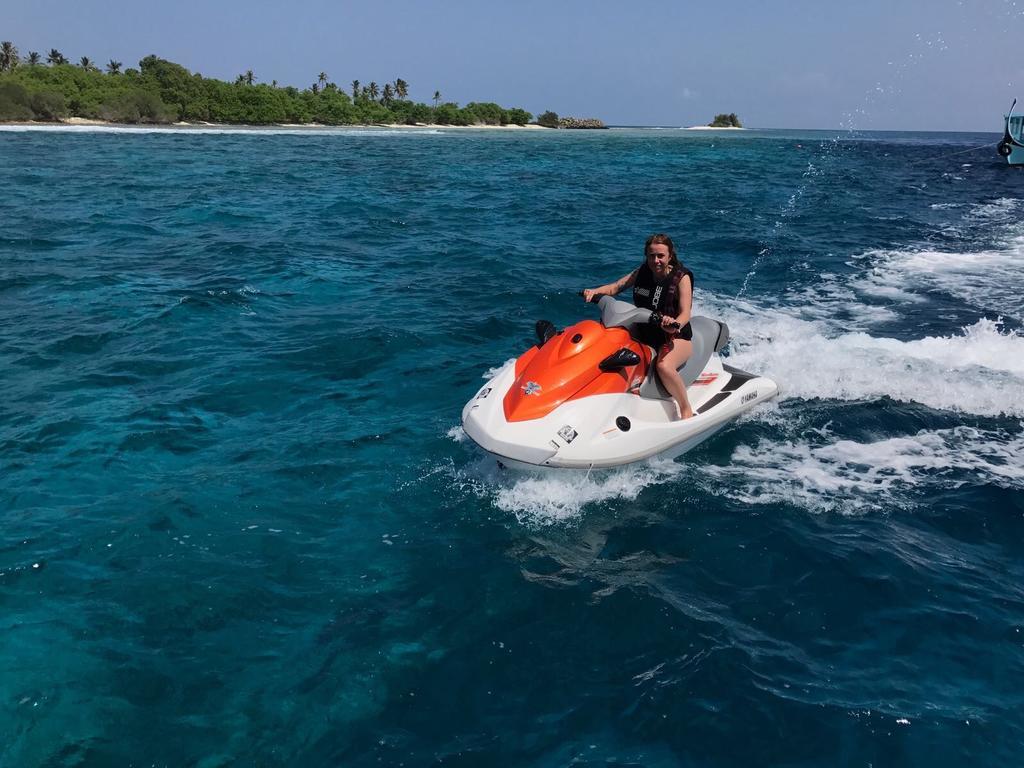 Natural Surf House Hostel Himmafushi Buitenkant foto