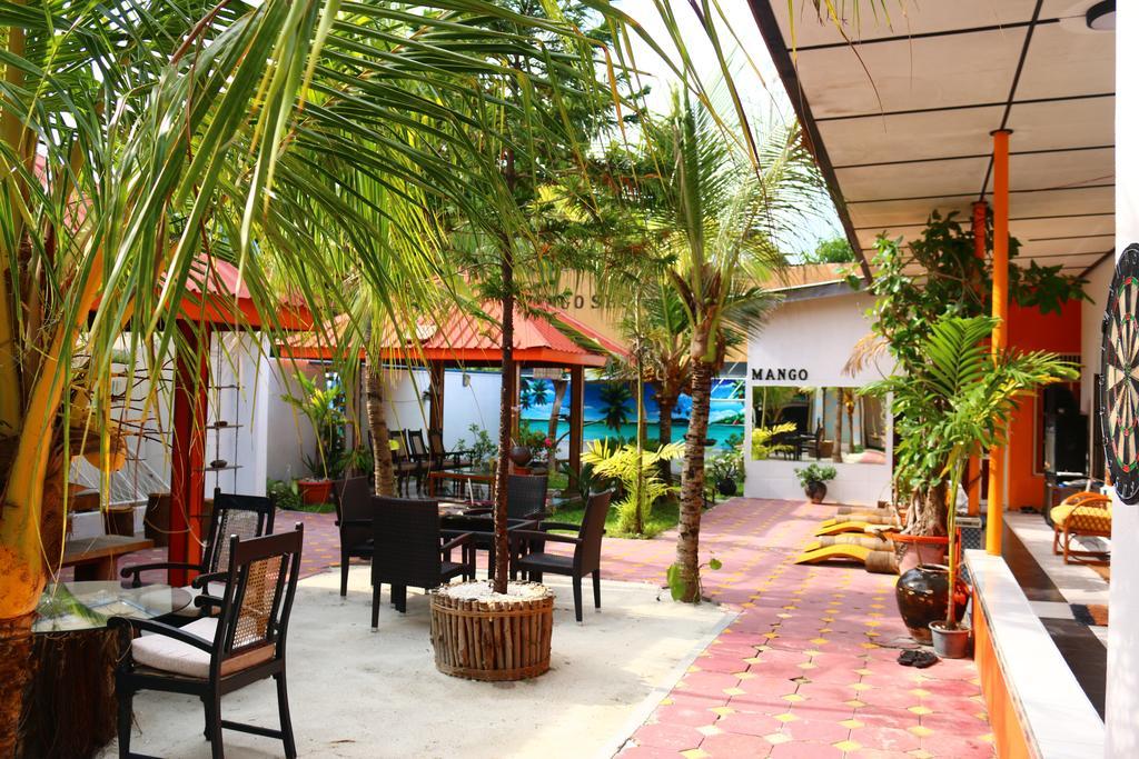 Natural Surf House Hostel Himmafushi Buitenkant foto